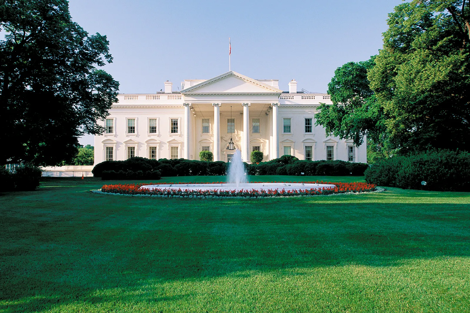 Who Pays to Fix the White House?