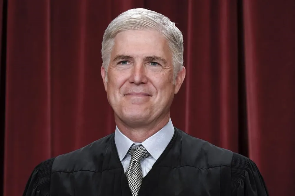 Official portrait of Justice Neil Gorsuch