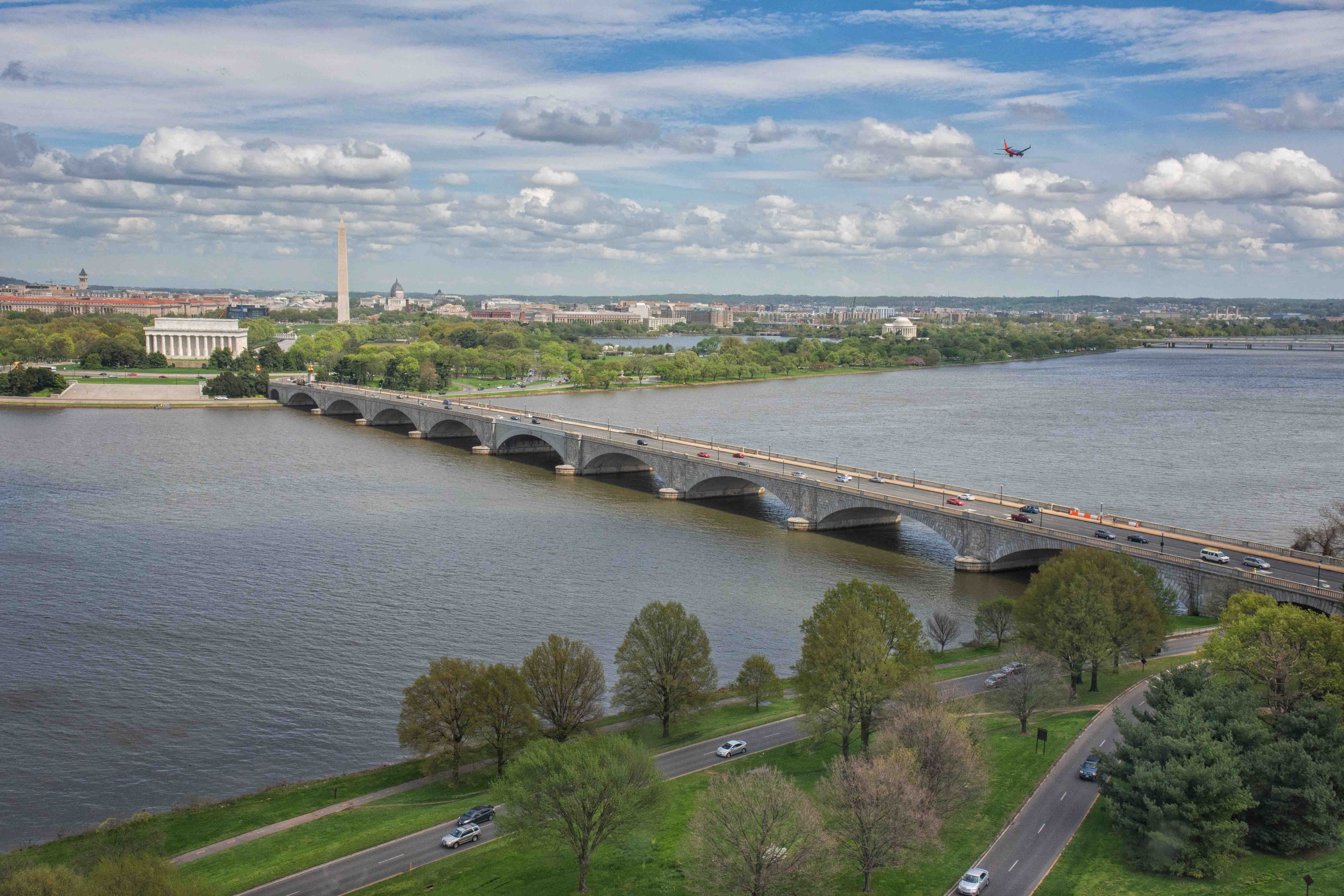 The Receptive Circle area on the Arlington side of Arlington Memorial Bridge, showing the formal plaza and surrounding roadway geometry