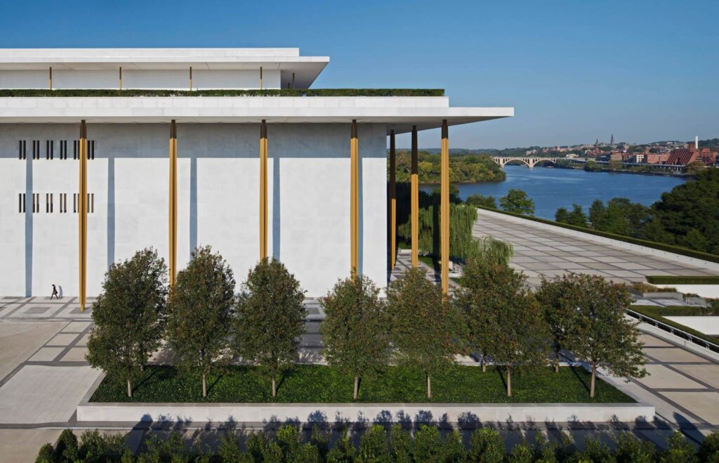 Judge Orders Kennedy Center to Drop Trump Name