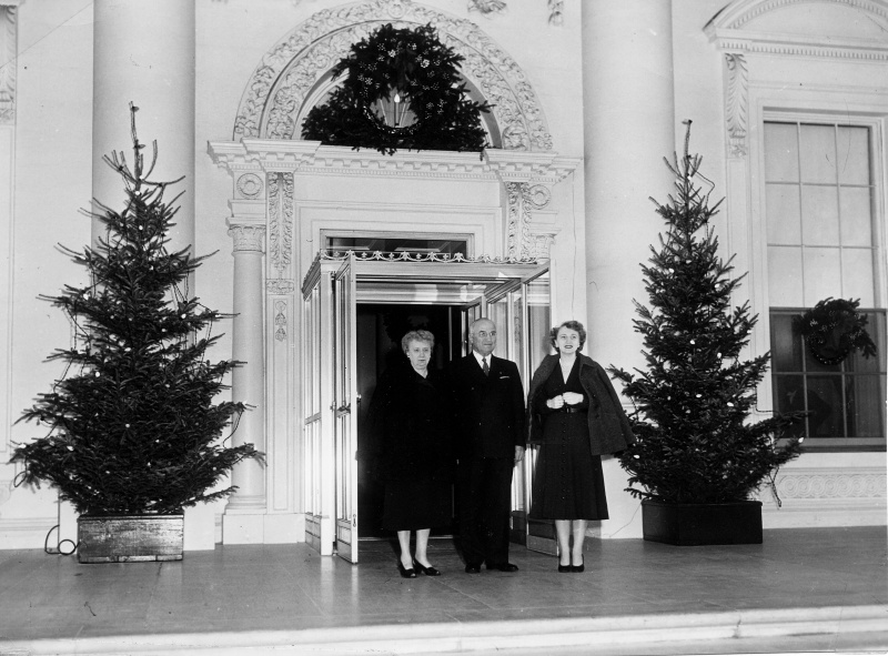 Bess Truman White House Christmas tree 1952