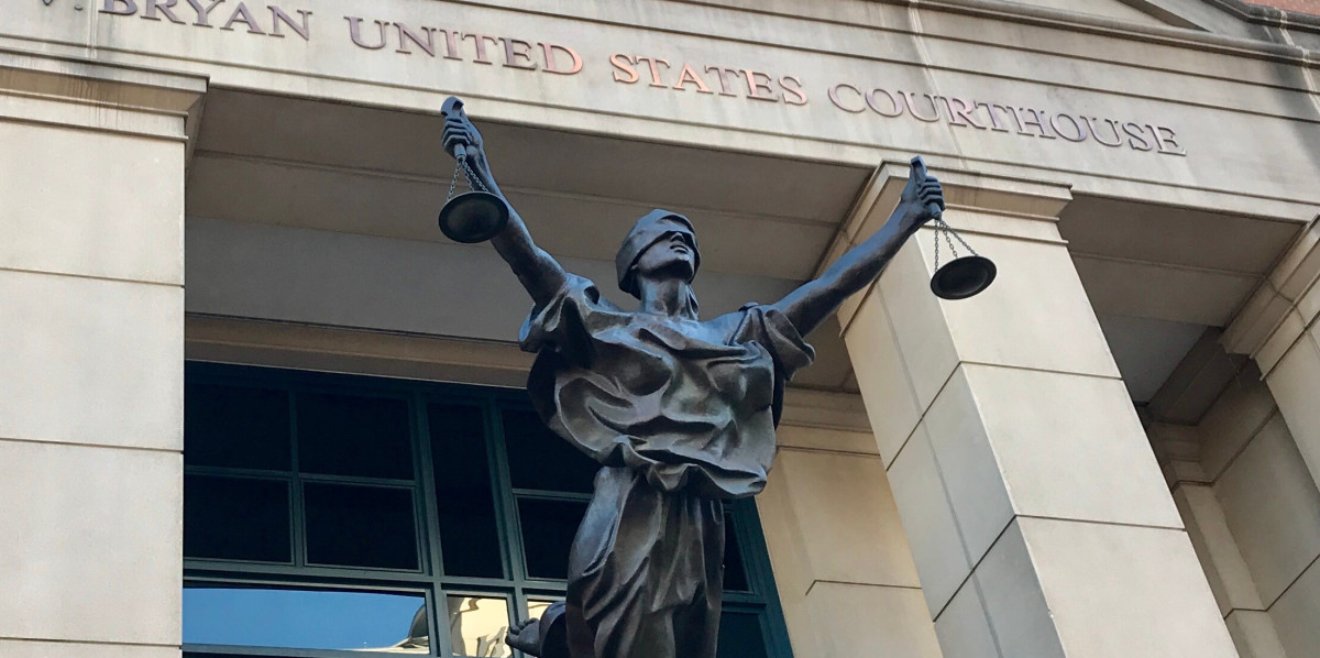 blind justice in courthouse