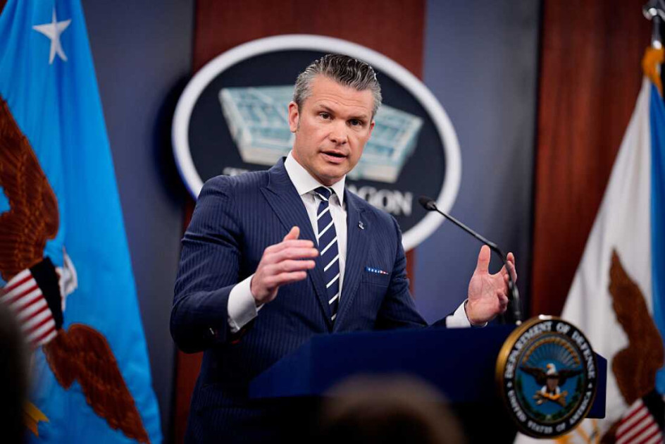 Defense Secretary Hegseth Initiates Proceedings to Demote Senator Mark Kelly Over “Illegal Orders” Video