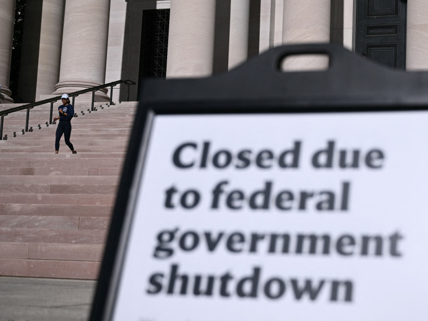 government shutdown closed sign federal building