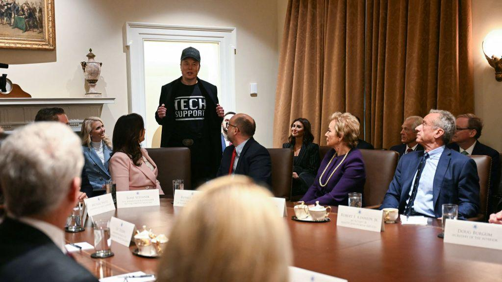 Divided Opinions Inside Trump’s First Cabinet Meeting