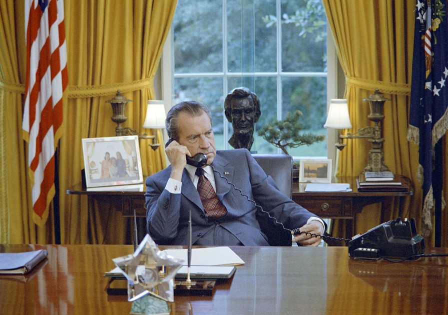president nixon in oval office