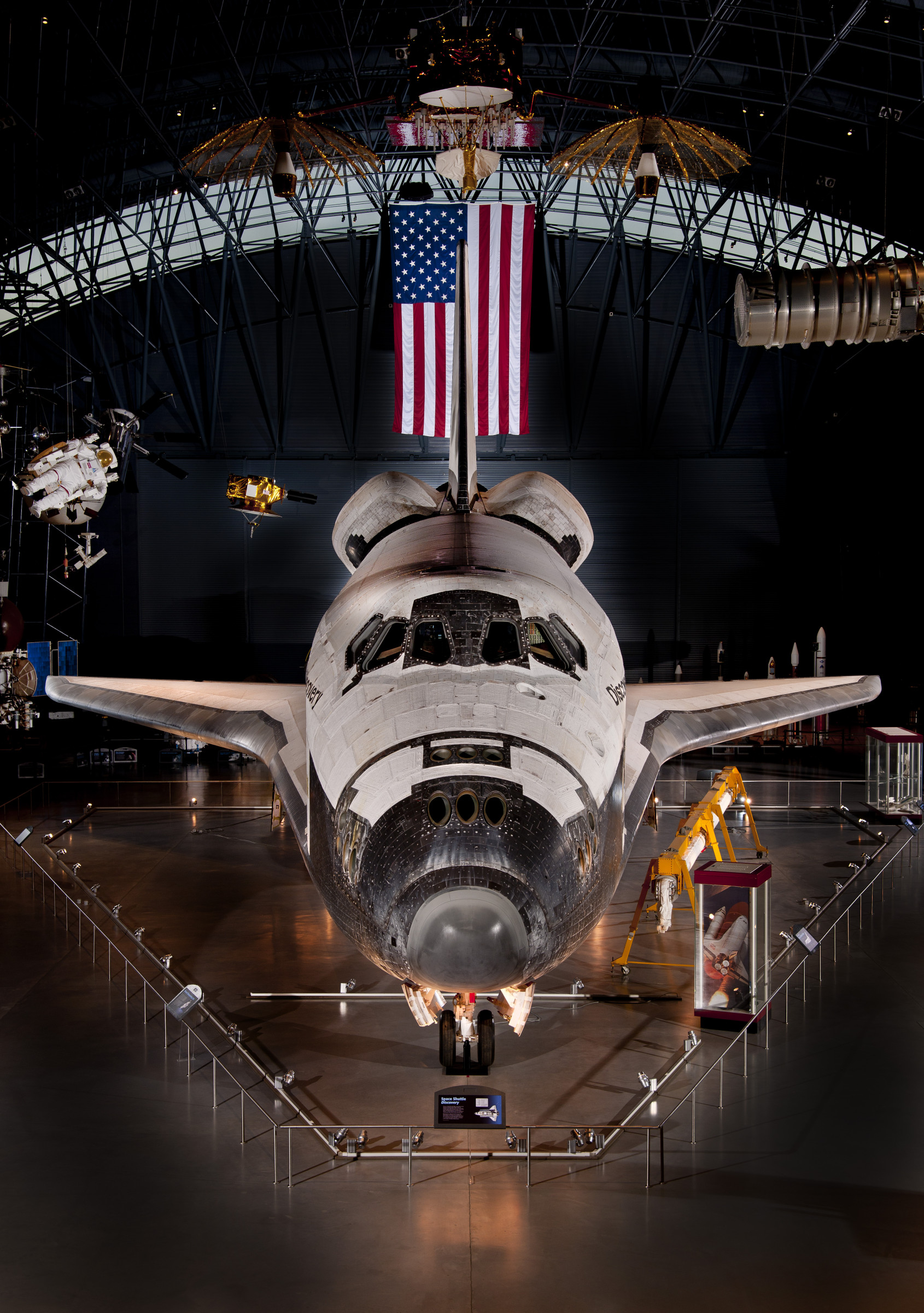 Space Shuttle Discovery at Smithsonian Udvar-Hazy Center