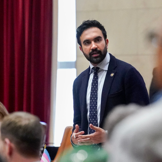 ‘Antisemitic Gasoline’: Mayor Mamdani Revokes Adams’ Post-Indictment Orders, Sparking Clash Over Israel Policy