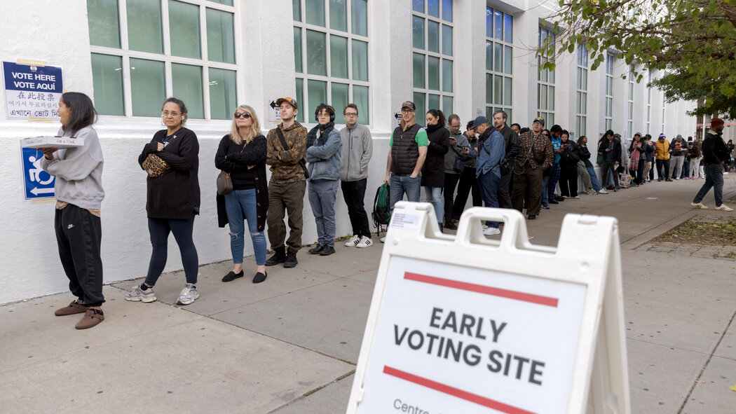 voters casting ballots New York City