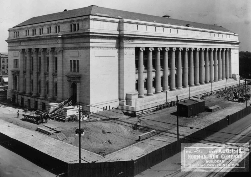 federal courthouse building columns