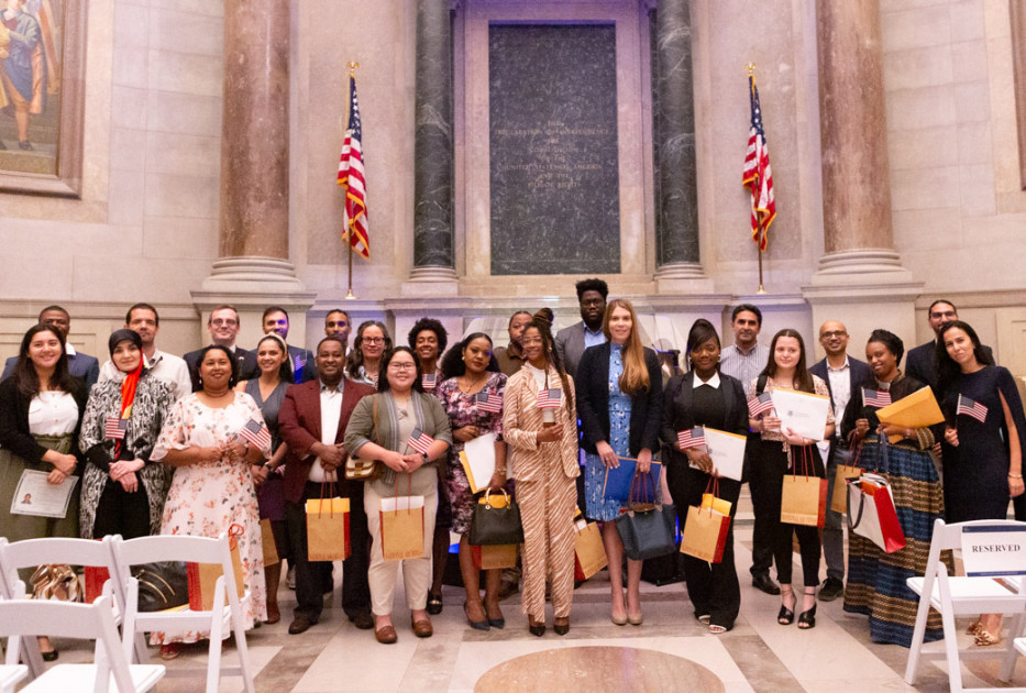 naturalization oath ceremony new U.S. citizens