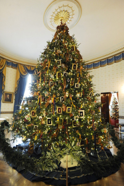 Michelle Obama Gold Star Christmas tree 2011