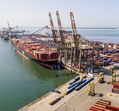 import cargo containers at usa port